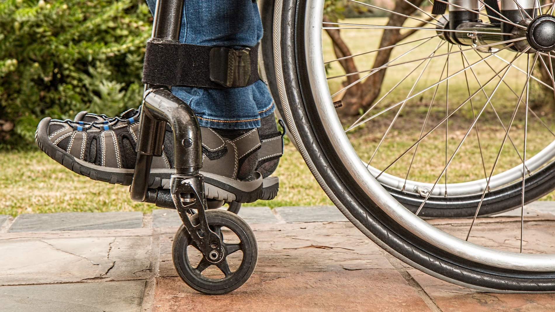 Imagen de recurso de una persona en silla de ruedas