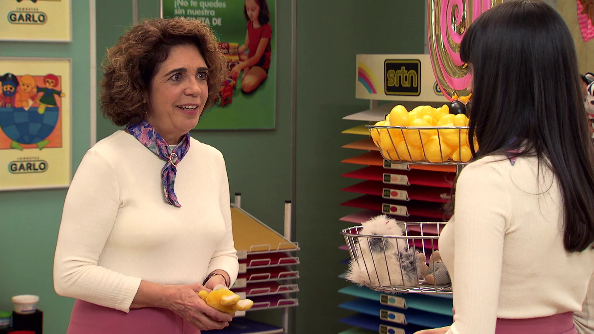 Paloma decide darle una oportunidad a Tina
