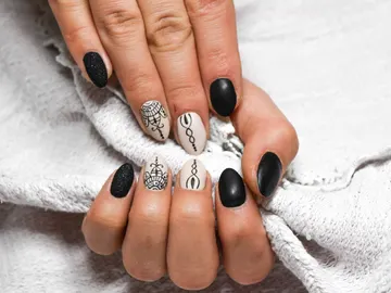 Uñas con esmalte Uñas con esmalte