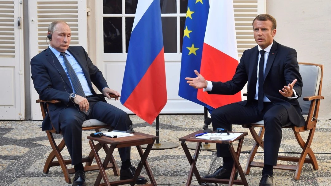 Vladimir Putin y Emmanuel Macron en una foto de archivo Vladimir Putin y Emmanuel Macron en una foto de archivo