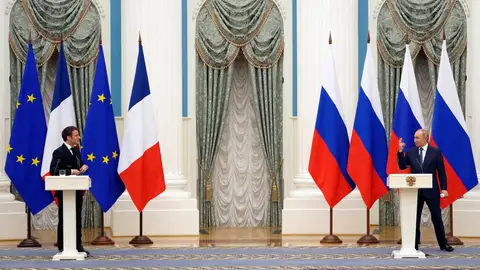 El presidente de Francia, Emmanuel Macron, y su homólogo ruso, Vladimir Putin El presidente de Francia, Emmanuel Macron, y su homólogo ruso, Vladimir Putin