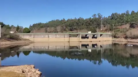 Galicia limita el consumo de agua a causa de la sequía Galicia decreta la prealerta por sequía ante la falta de lluvias