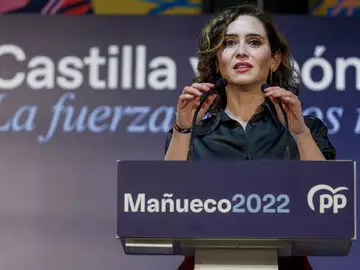 La presidenta de la comunidad de Madrid, Isabel Díaz Ayuso, durante el acto electoral para las elecciones autonómicas en Castilla y León celebrado este viernes en Burgos La presidenta de la comunidad de Madrid, Isabel Díaz Ayuso, durante el acto electoral para las elecciones autonómicas en Castilla y León celebrado este viernes en Burgos