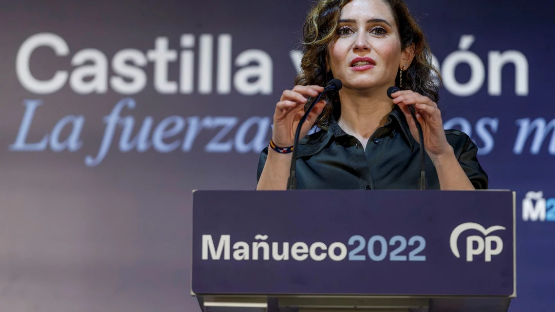 La presidenta de la comunidad de Madrid, Isabel D&iacute;az Ayuso, durante el acto electoral para las elecciones auton&oacute;micas en Castilla y Le&oacute;n celebrado este viernes en Burgos