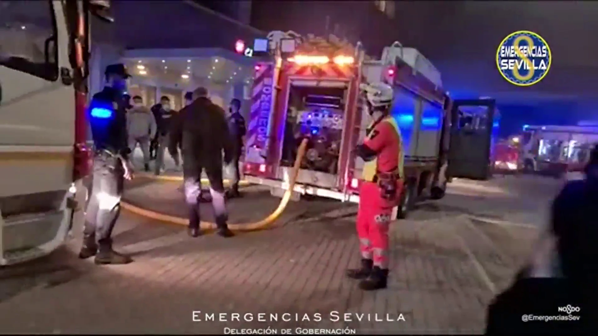 Un incendio en un hotel de Sevilla deja ocho heridos leves por inhalación de humo