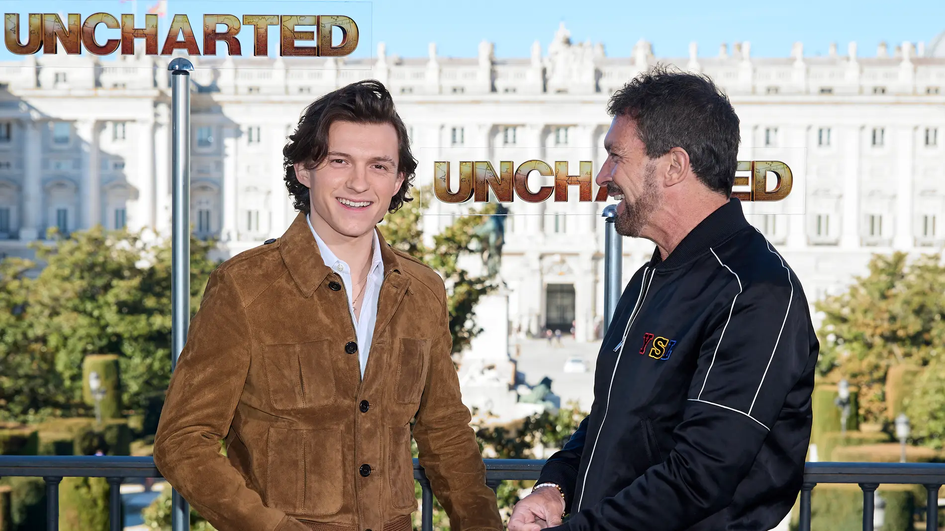 Tom Holland y Antonio Banderas promocionando 'Uncharted' en Madrid