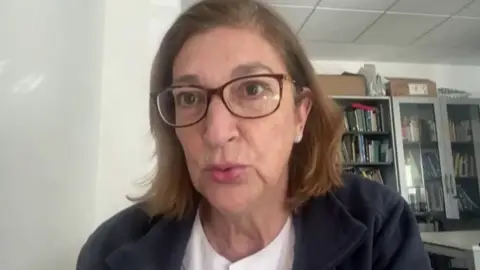 Los expertos consideran que es "prematuro" reducir la cuarentena de los contagiados de coronavirus Los expertos consideran que es "prematuro" reducir la cuarentena de los contagiados de coronavirus