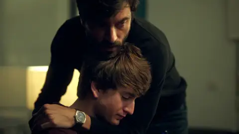 Lucas inquieta a Xavier: “¿Por qué se suicidó mamá?” Lucas inquieta a Xavier: “¿Por qué se suicidó mamá?”