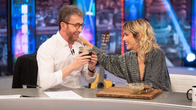 ¿Cómo se hace el mate argentino? Lali Espósito lo realiza en directo en 'El Hormiguero 3.0'