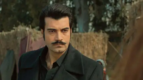 Demir encuentra a Züleyha refugiada en los lodazales: “No puedes vivir en Çukurova” Demir encuentra a Züleyha refugiada en los lodazales: “No puedes vivir en Çukurova”