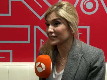 Sandra Golpe cambia los informativos por un día: "He cantado mucho en casa, pero de ahí no ha salido" Sandra Golpe cambia los informativos por un día: "He cantado mucho en casa, pero de ahí no ha salido"