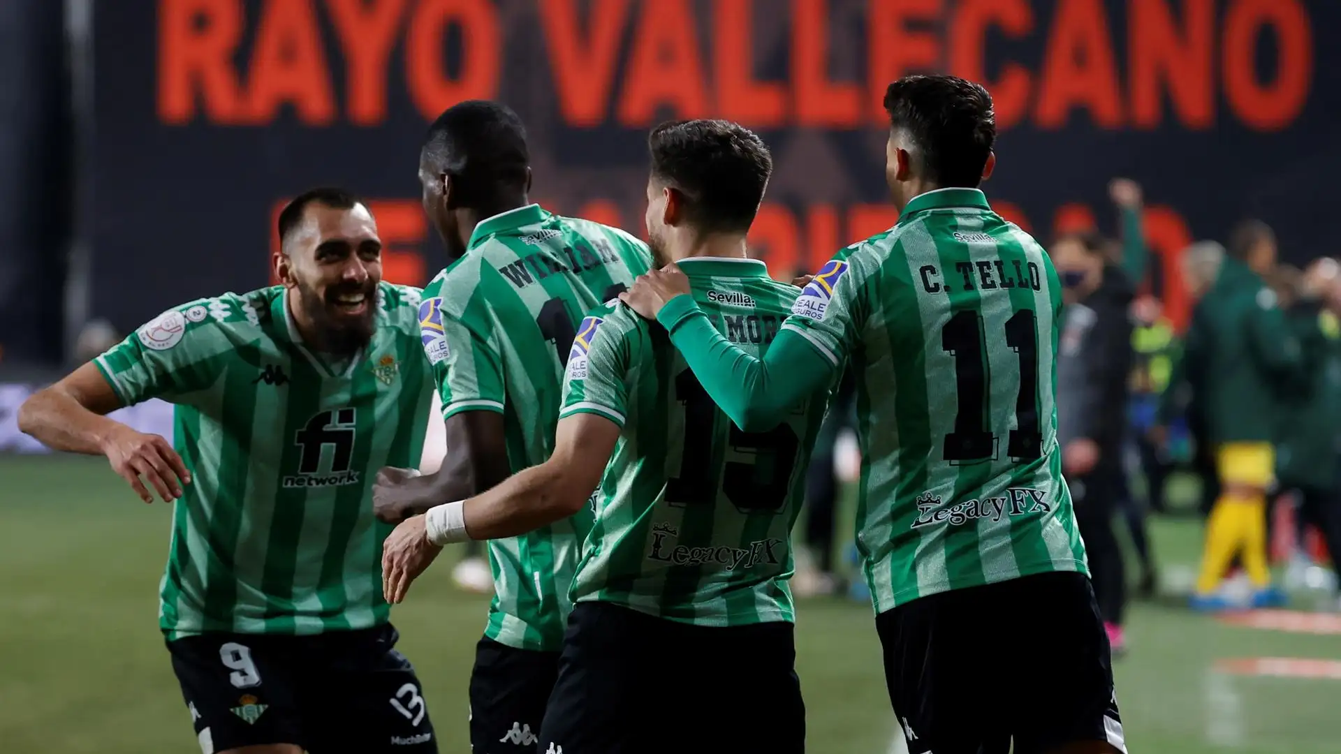 El Betis celebra el gol de Carvalho en Vallecas El Betis celebra el gol de Carvalho en Vallecas