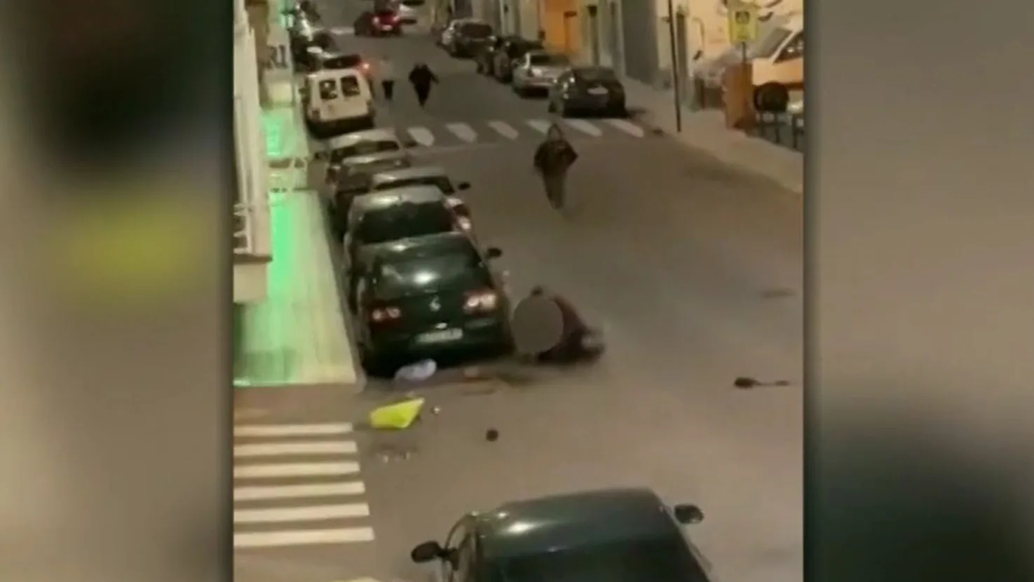 El momento del apuñalamiento en Torrijos El momento del apuñalamiento en Torrijos
