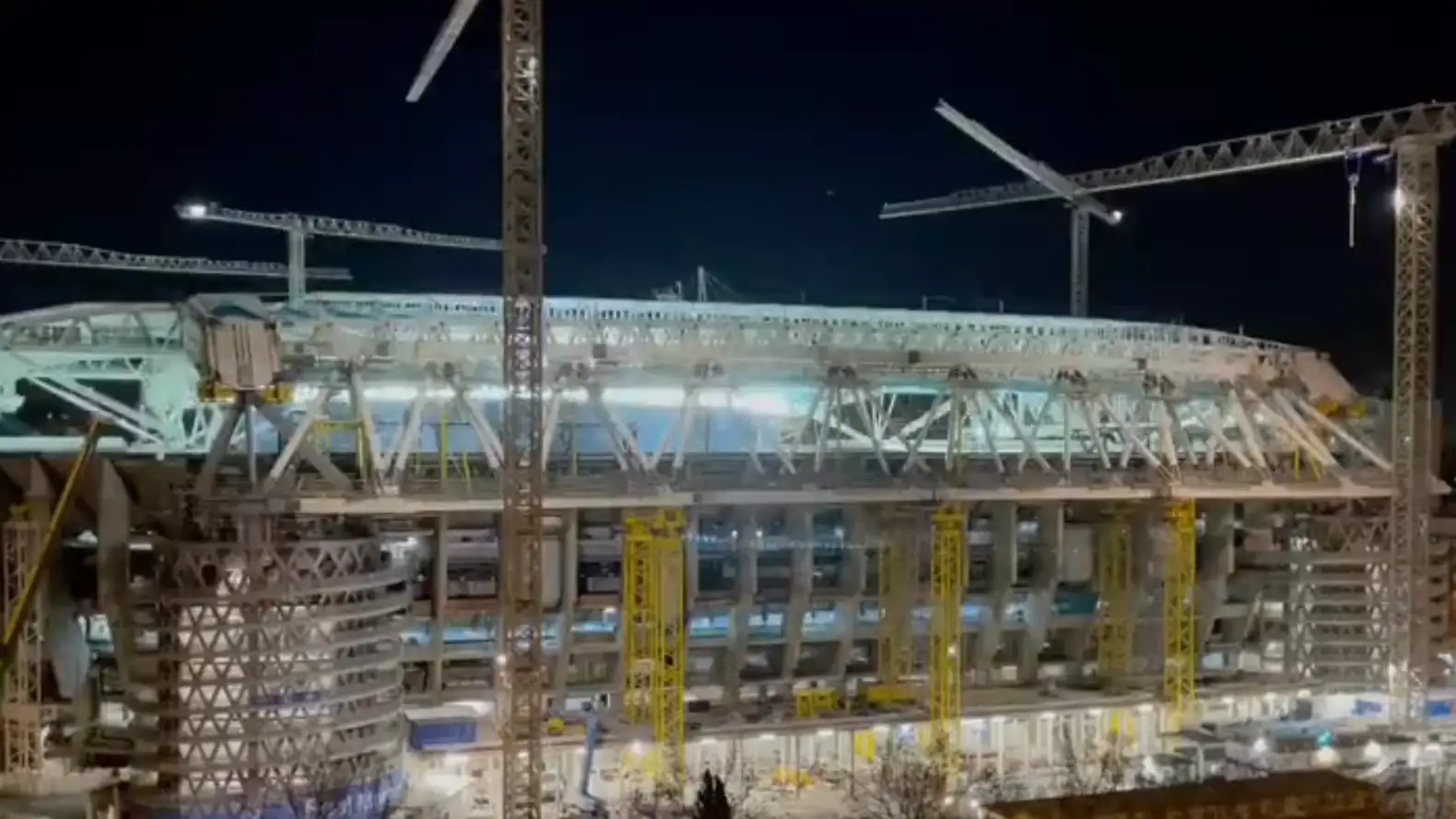 El nuevo Santiago Bernabéu prueba su iluminación El nuevo Santiago Bernabéu prueba su iluminación