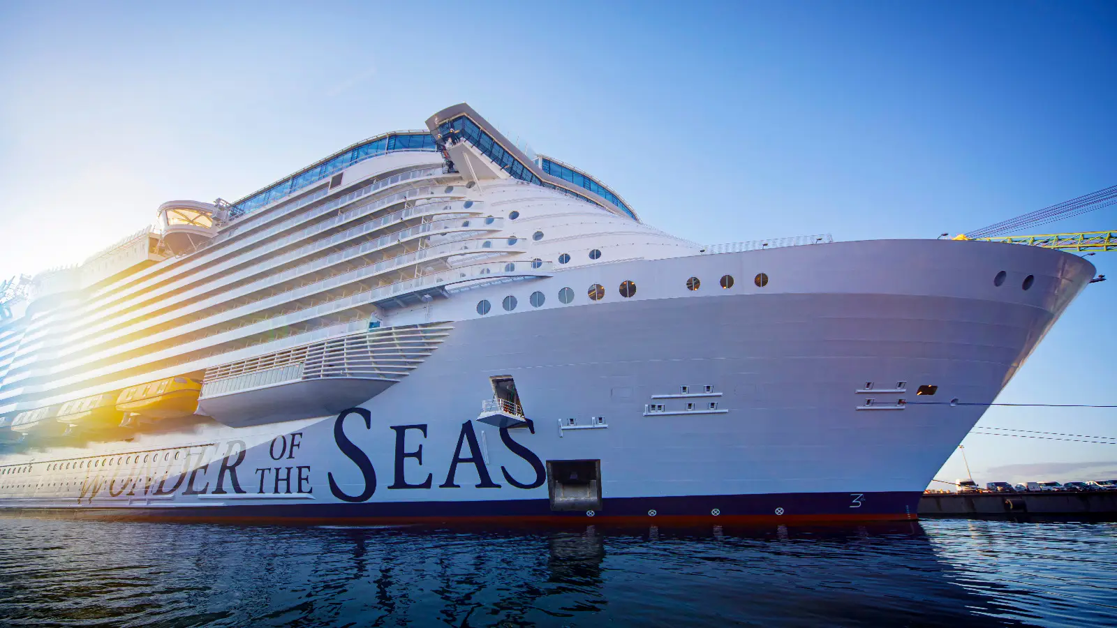 Así es el crucero más grande del mundo estacionado en Cádiz Así es el crucero más grande del mundo estacionado en Cádiz
