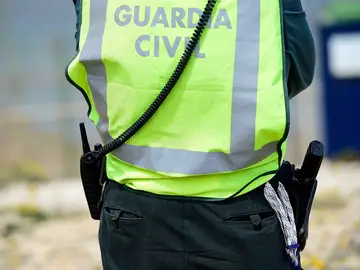 Imagen de archivo de un agente de la Guardia Civil Imagen de archivo de un agente de la Guardia Civil