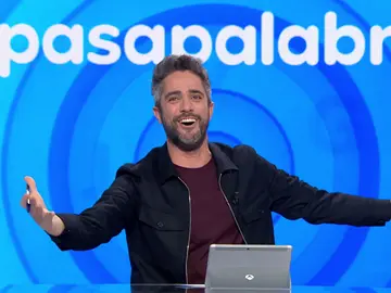 El despiste que perseguirá a Roberto Leal y que intenta justificar por quedarse “embelesado” El despiste que perseguirá a Roberto Leal y que intenta justificar por quedarse “embelesado”