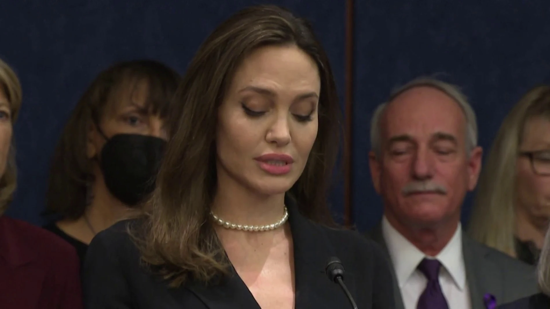 Angelina Jolie acude al Capitolio para pedir más protección a las víctimas de la violencia de género