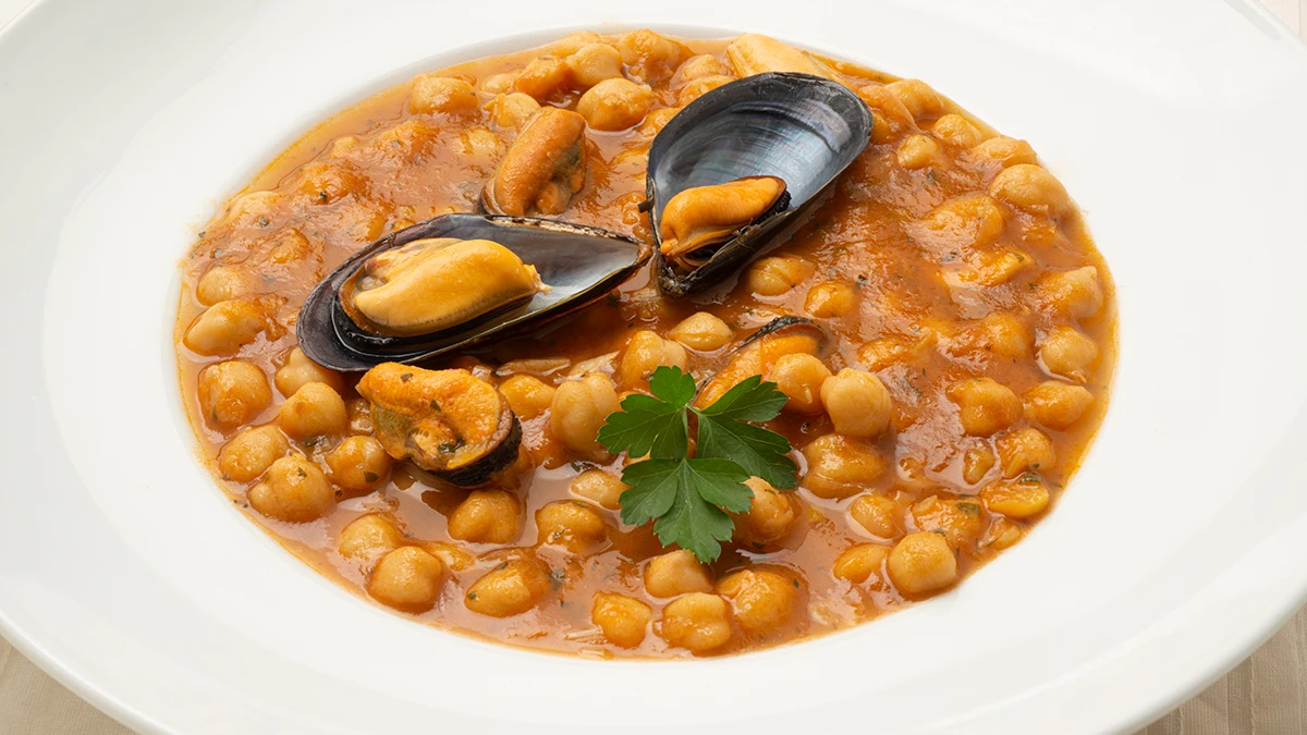 Argui&ntilde;ano: receta de mejillones picantitos con garbanzos, para "comer rico, rico y con fundamento"