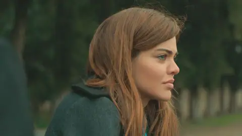 Fekeli muestra su apoyo incondicional a Züleyha: “Tarde o temprano todo terminará” Fekeli muestra su apoyo incondicional a Züleyha: “Tarde o temprano todo terminará”