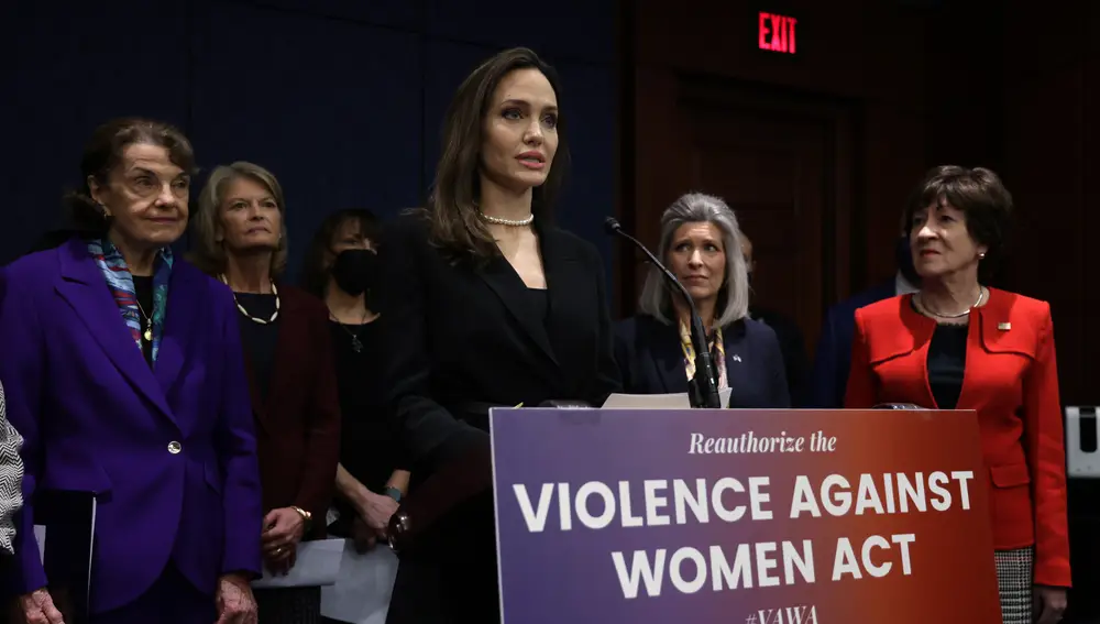  Angelina Jolie le da voz en EE.UU. a las víctimas de violencia de género