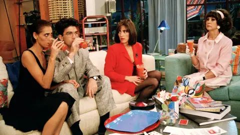 María Barranco, Antonio Banderas, Carmen Maura y Julieta Serrano en 'Mujeres al borde de un ataque de nervios' María Barranco, Antonio Banderas, Carmen Maura y Julieta Serrano en 'Mujeres al borde de un ataque de nervios'