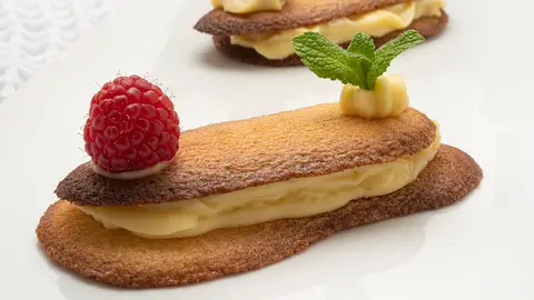 Un postre de altura: receta de lenguas de gato rellenas de crema pastelera Un postre de altura: receta de lenguas de gato rellenas de crema pastelera