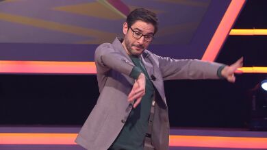 ¡Olé! El lado más flamenco de Juanra Bonet: se atreve a bailar sevillanas con una concursante de ‘¡Boom!’ 