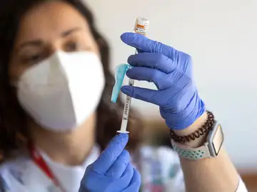 Los alergólogos cuestionan el vacunar con Novavax a los alérgicos a otras vacunas y piden realizar un estudio previo Los alergólogos cuestionan el vacunar con Novavax a los alérgicos a otras vacunas y piden realizar un estudio previo