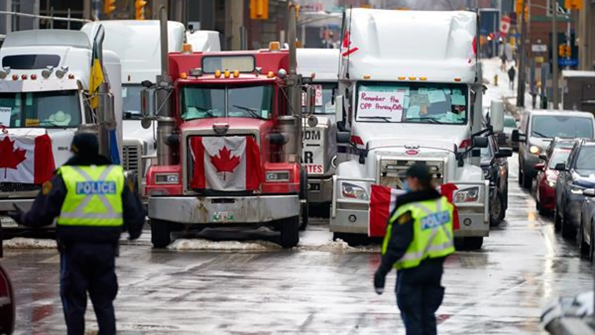 Protestas de los camioneros canadienses contra la vacunación por la COVID-19