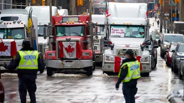 Protestas de los camioneros canadienses contra la vacunaci&oacute;n por la COVID-19