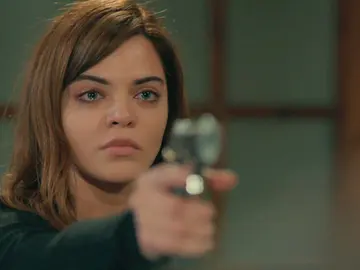 Züleyha, dispuesta a llegar hasta el final: “Te lo advertí, Demir” Züleyha, dispuesta a llegar hasta el final: “Te lo advertí, Demir”