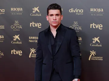 Jaime Lorente en la alfombra roja de los Premios Goya 2022 Jaime Lorente en la alfombra roja de los Premios Goya 2022