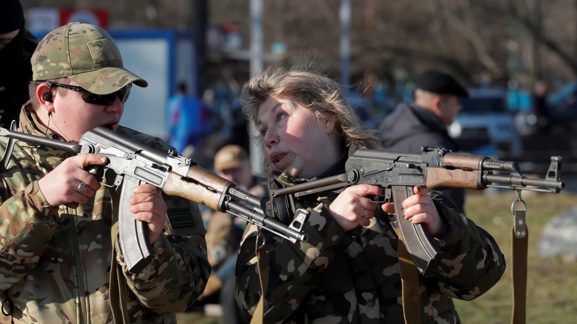 Ucranianos con armas