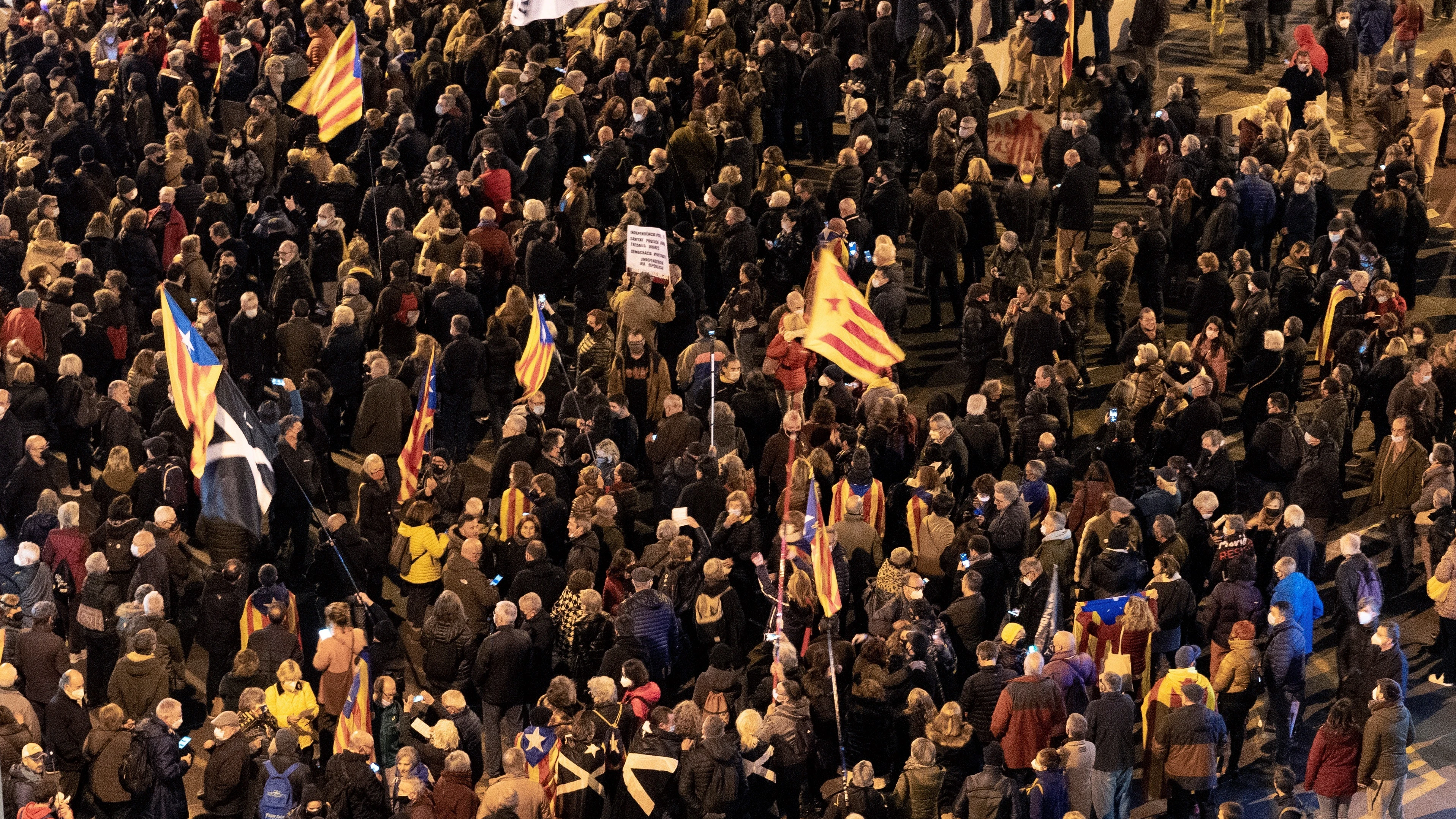 Vista de la concentración que la ANC y la plataforma "Meridiana Resisteix" Vista de la concentración que la ANC y la plataforma "Meridiana Resisteix"