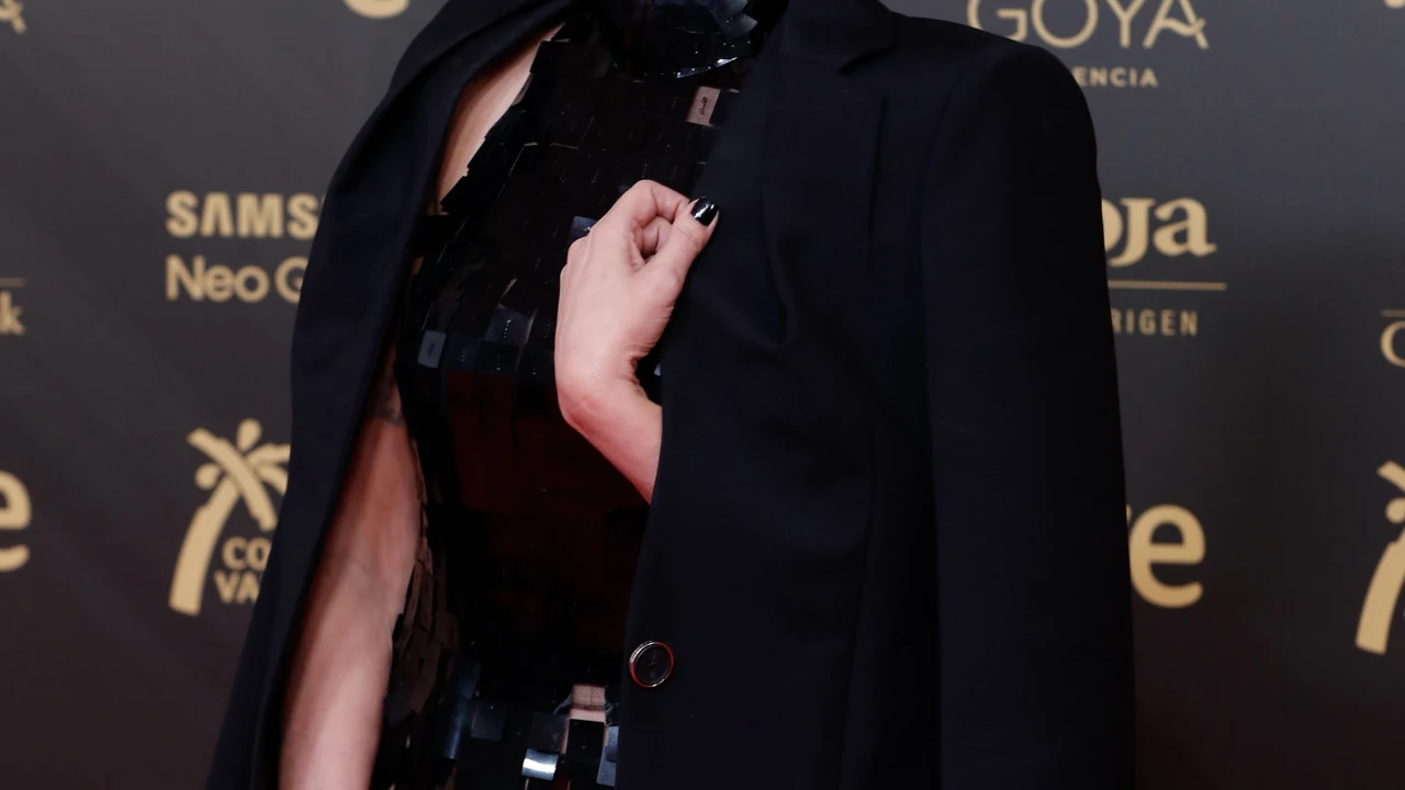  Najwa Nimri en la alfombra roja de los Goya 2022