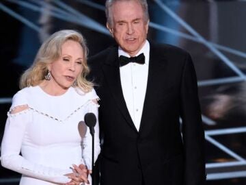 Efemérides de hoy 26 de febrero de 2022: Error histórico en los Premios Oscar