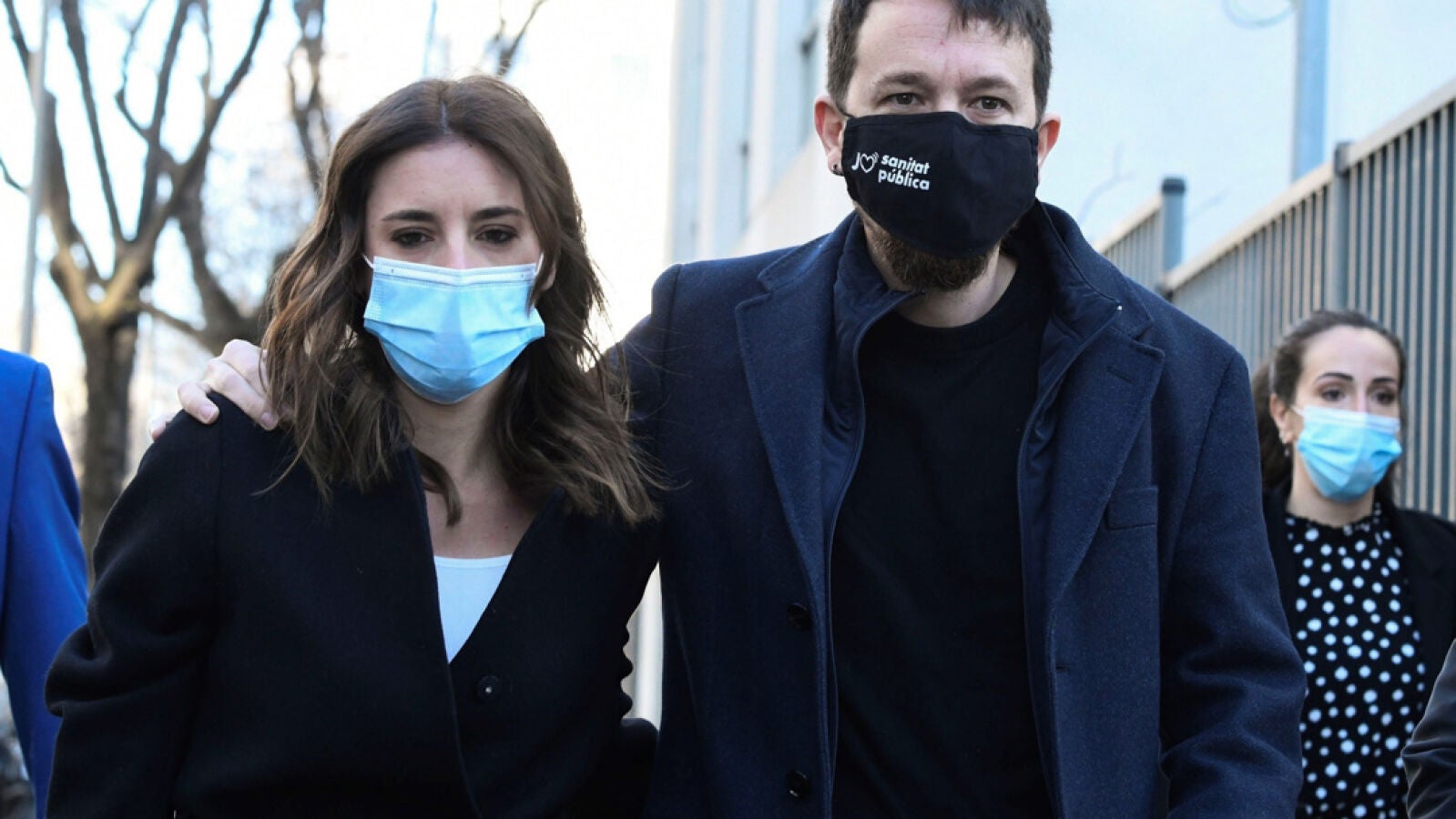 El juez absuelve al periodista de 'Okdiario' acusado de acosar a los hijos de Irene Montero y Pablo Iglesias