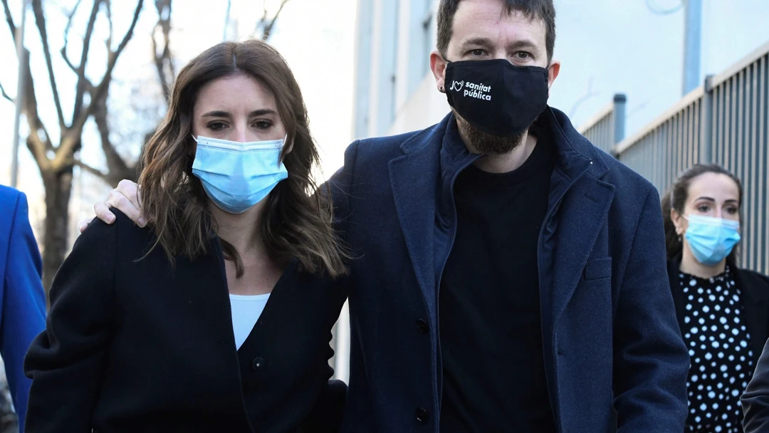 El fundador de Unidas Podemos, Pablo Iglesias (d) y la ministra de Igualdad, Irene Montero (i) a su llegada a los juzgados de Julián Camarillo en Madrid El fundador de Unidas Podemos, Pablo Iglesias (d) y la ministra de Igualdad, Irene Montero (i) a su llegada a los juzgados de Julián Camarillo en Madrid