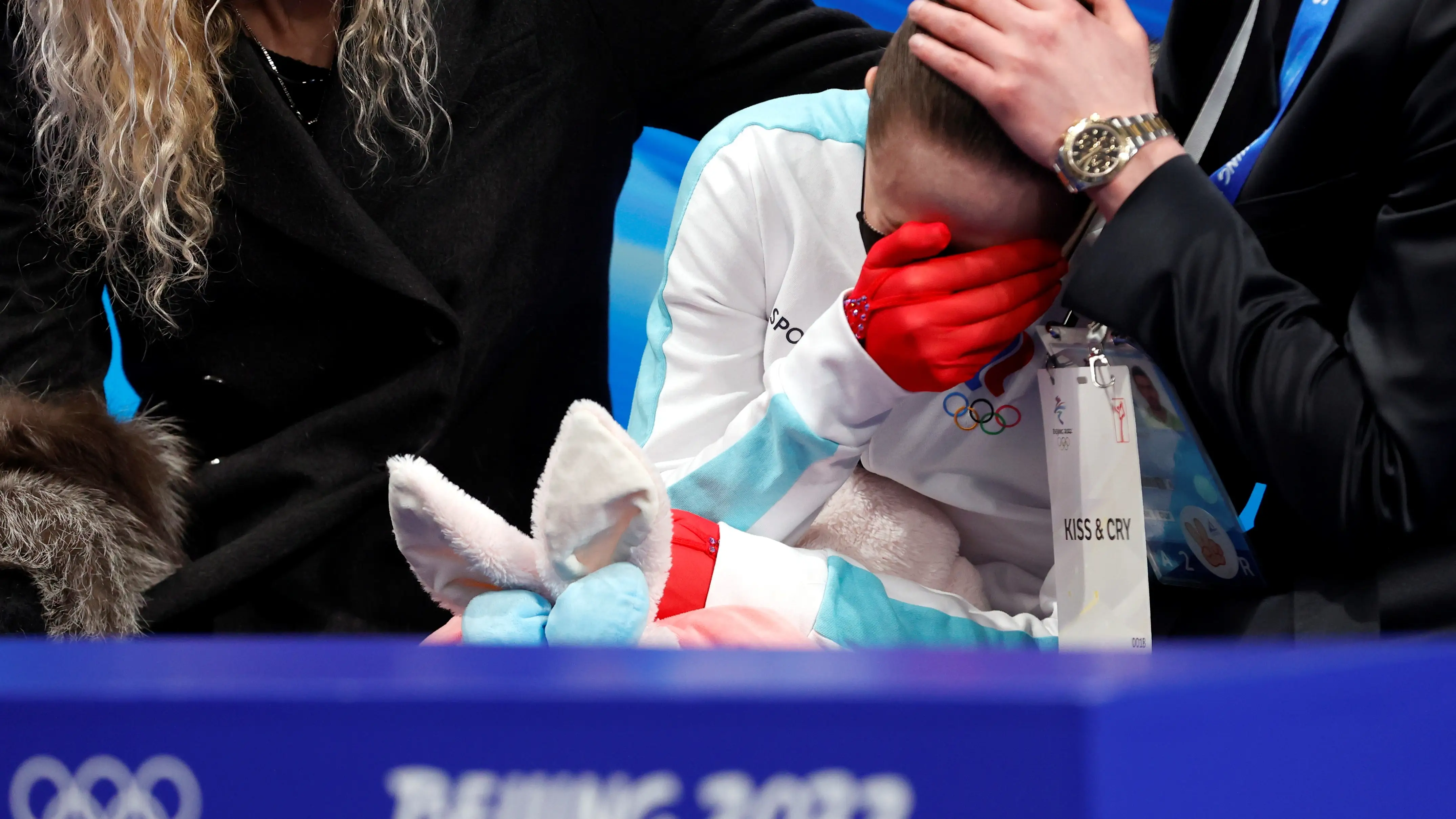 Valieva, positivo en dopaje, se hunde por la presión y termina llorando al terminar fuera del podio Valieva, positivo en dopaje, se hunde por la presión y termina llorando al terminar fuera del podio