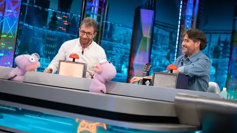 ¿Quién tiene peor perder? Jordi Évole y Pablo Motos, enfrentados en el juego de más ‘caché’ de Trancas y Barrancas ¿Quién tiene peor perder? Jordi Évole y Pablo Motos, enfrentados en el juego de más ‘caché’ de Trancas y Barrancas