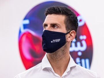 Novak Djokovic, con mascarilla