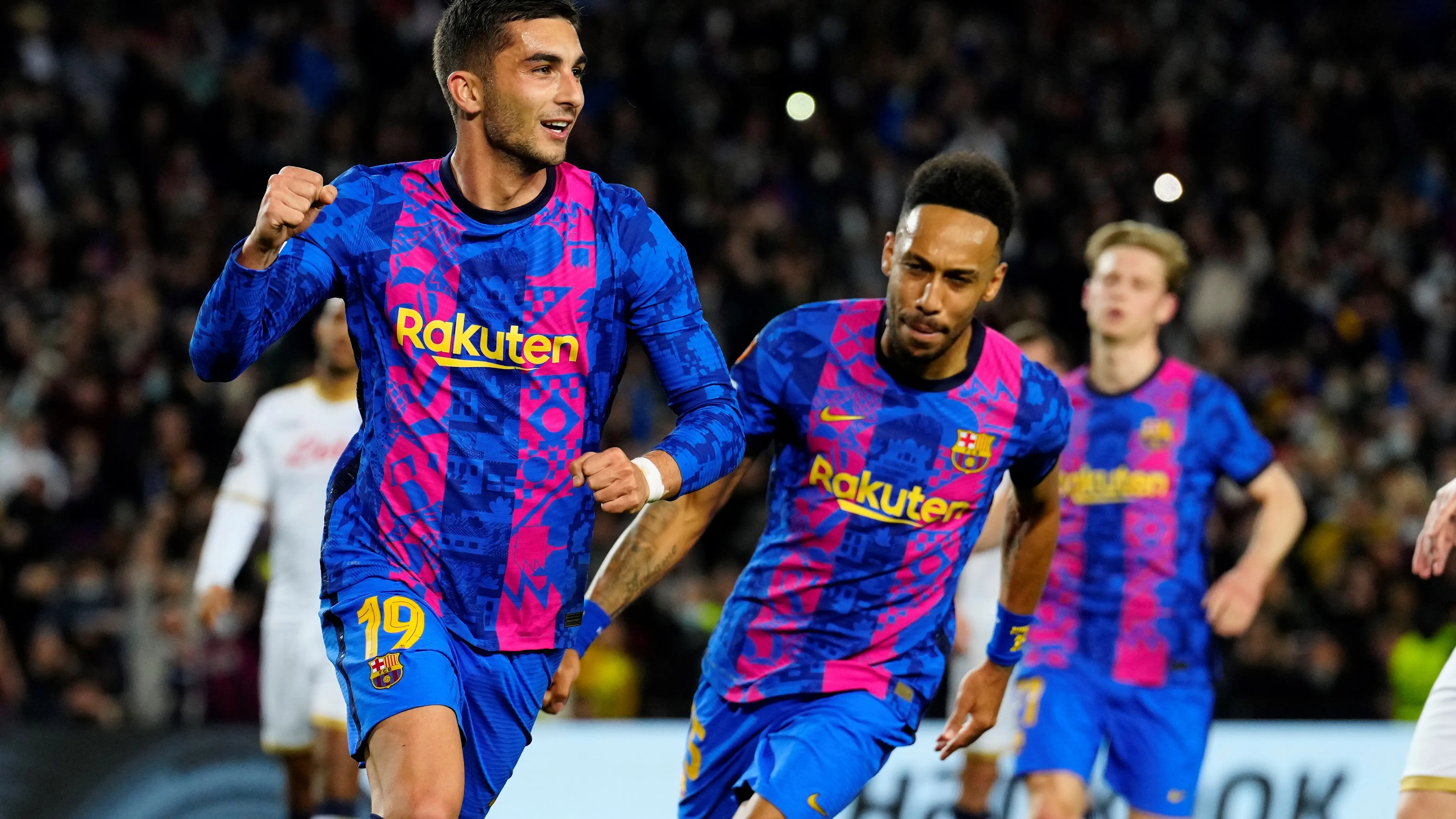 Ferran Torres en el partido del Barcelona contra el N&aacute;poles de la Europa League