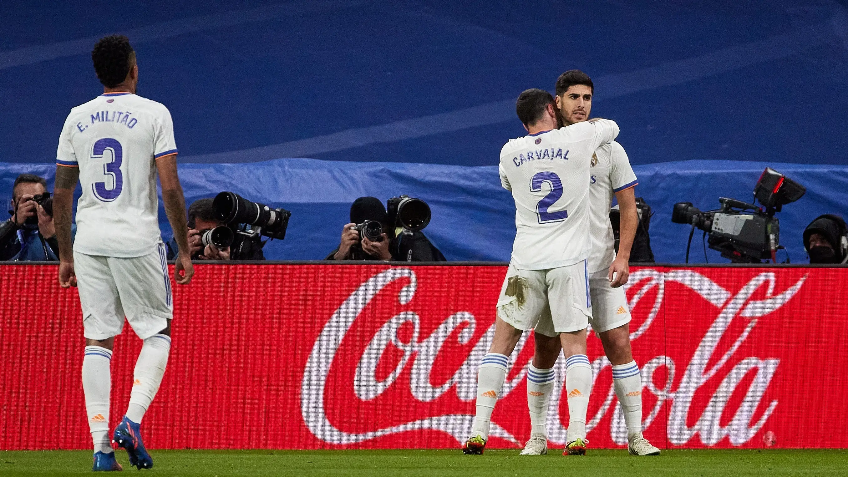 El Real Madrid despierta a tiempo y afianza el liderato de la Liga Santander El Real Madrid despierta a tiempo y afianza el liderato de la Liga Santander