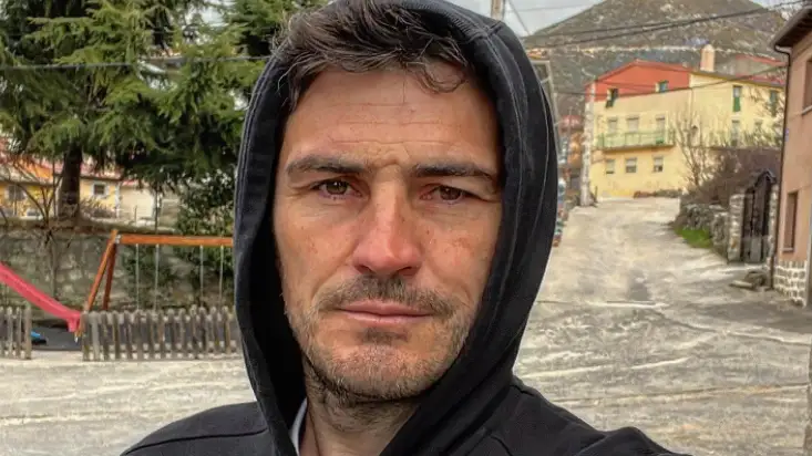 La respuesta viral de Piqué a la última foto de Iker Casillas La respuesta viral de Piqué a la última foto de Iker Casillas