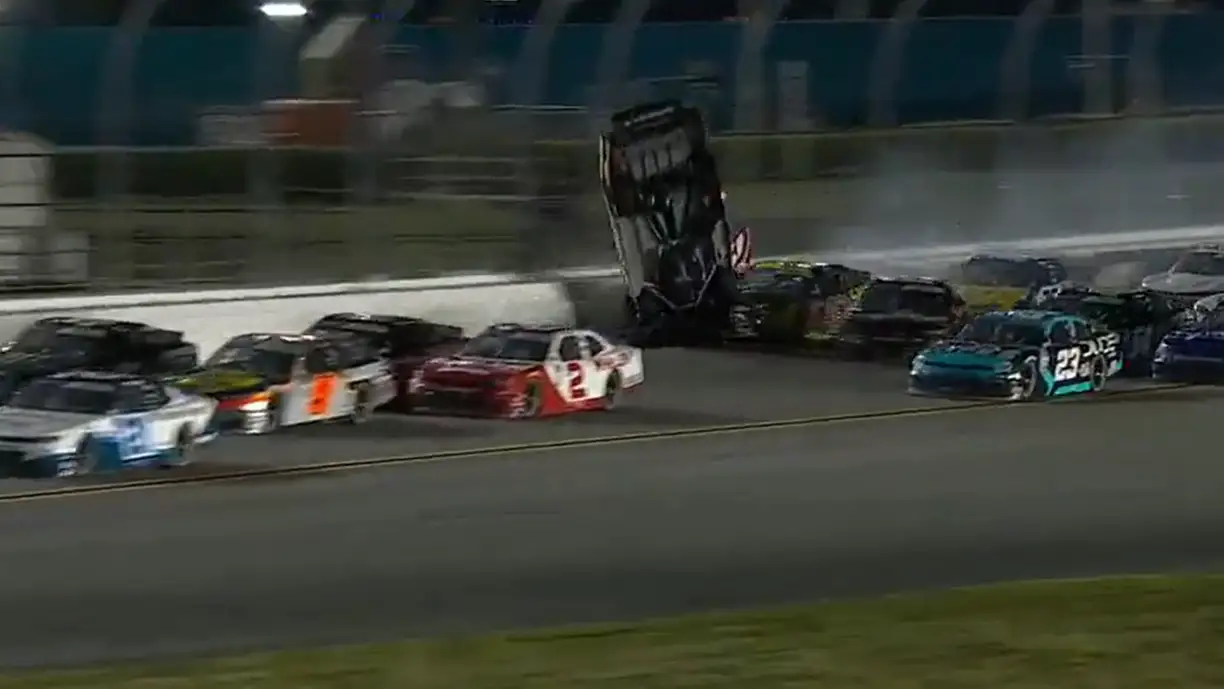 El terrorífico accidente en la Nascar que pudo terminar en tragedia El terrorífico accidente en la Nascar que pudo terminar en tragedia