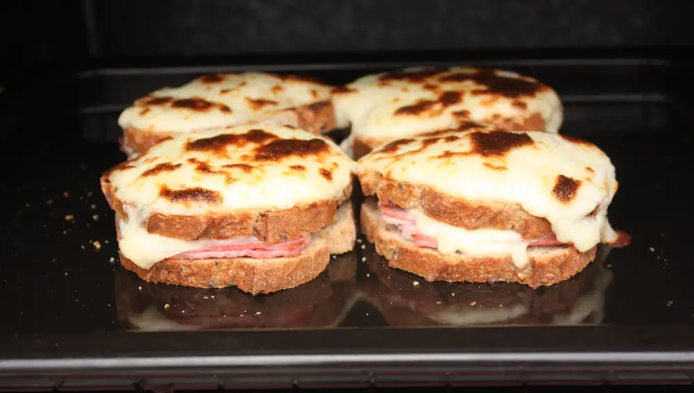 Croque-monsieur gratinados al horno