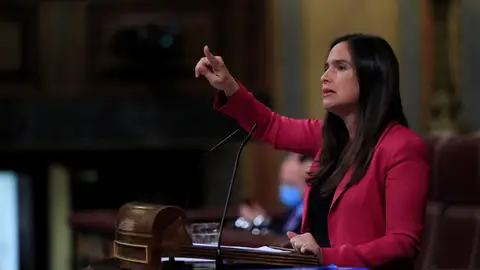 Primera dimisión en la cúpula de Pablo Casado: la diputada Belén Hoyo renuncia a su cargo Primera dimisión en la cúpula de Pablo Casado: la diputada Belén Hoyo renuncia a su cargo