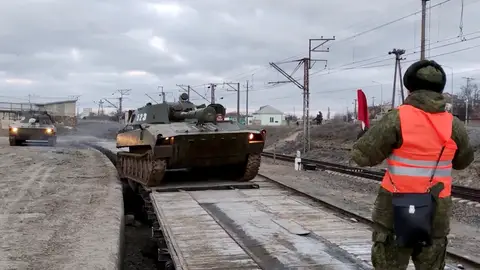 Putin envía tanques a las regiones separatistas Putin envía tanques a las regiones separatistas