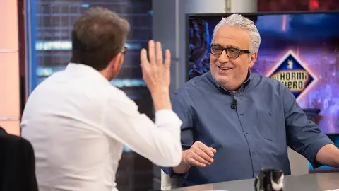 Leo Harlem demuestra cómo retrasmitía los partidos del Barcelona en catalán 'El Hormiguero 3.0'